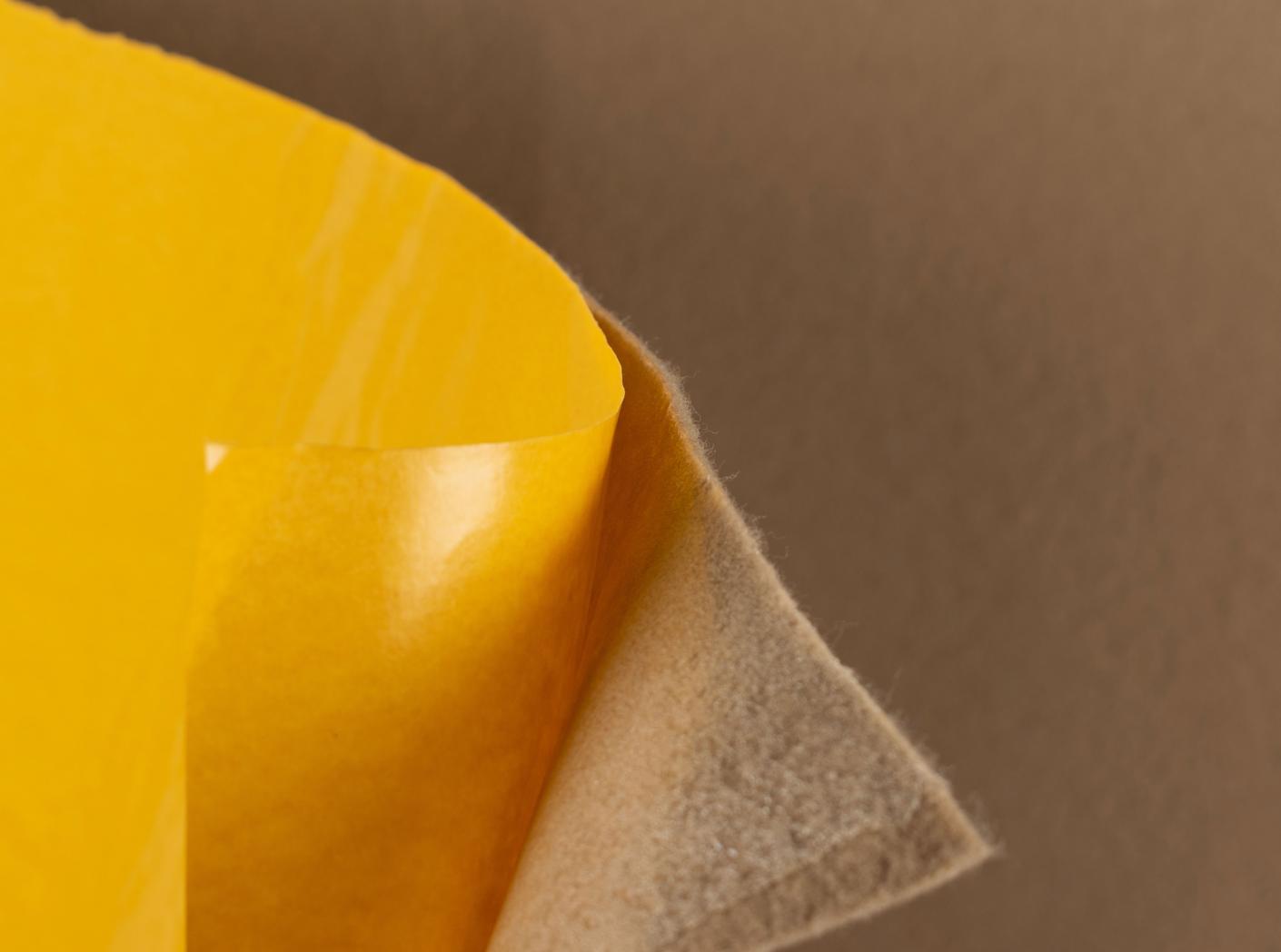 Veltinis 360 g/m2, b=133 cm, smėlio, klijuojamas Veltinis 360 g/m2, b=133 cm, smėlio, klijuojamas