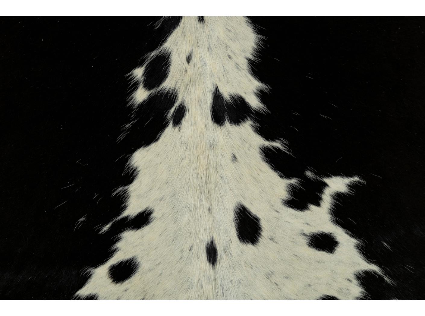 Karvės kailis, apie 3,7 m2/vnt, Black/White Karvės kailis, apie 3,7 m2/vnt, Black/White