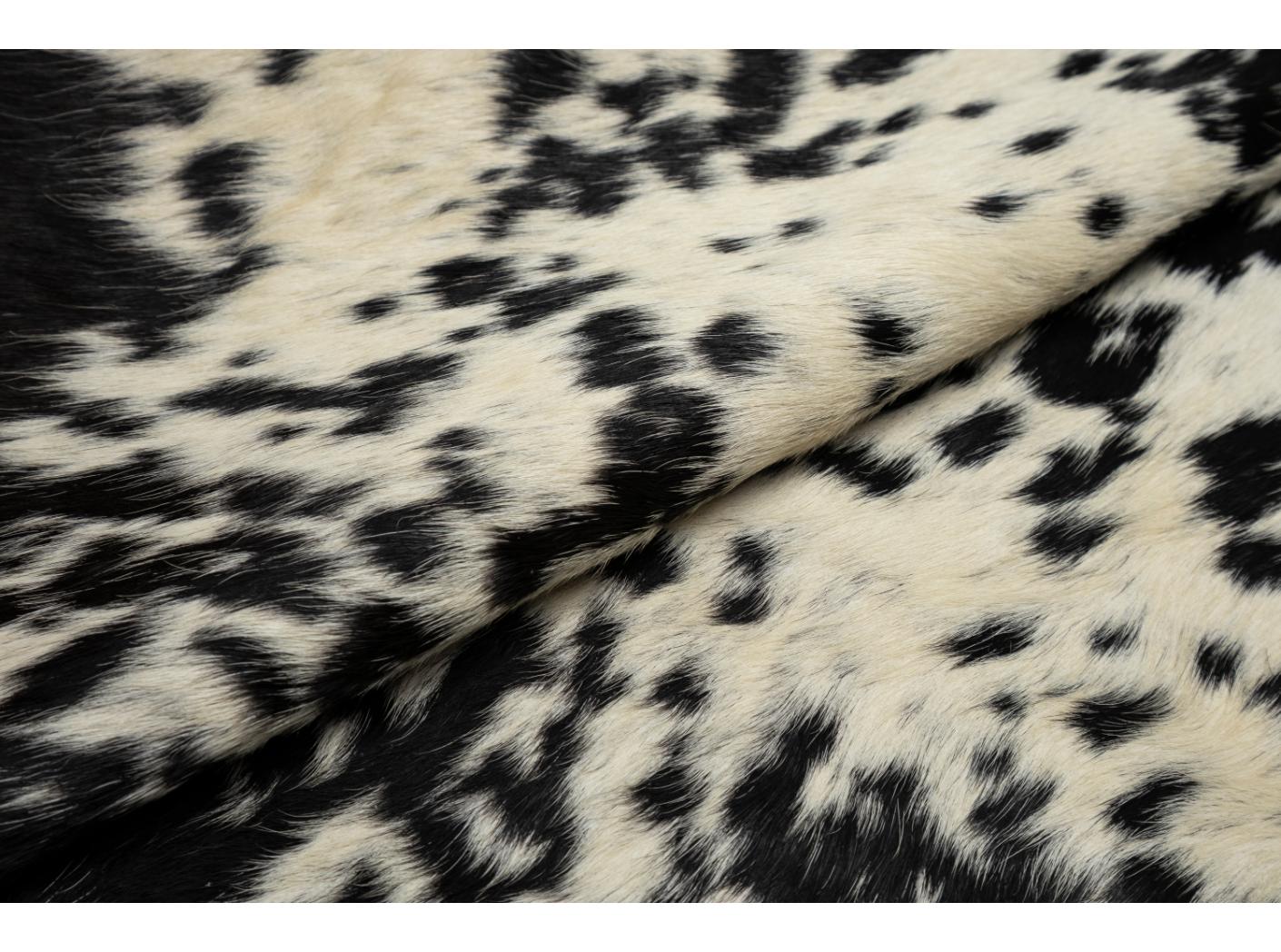 Karvės kailis, apie 3,7 m2/vnt, Black/White Karvės kailis, apie 3,7 m2/vnt, Black/White