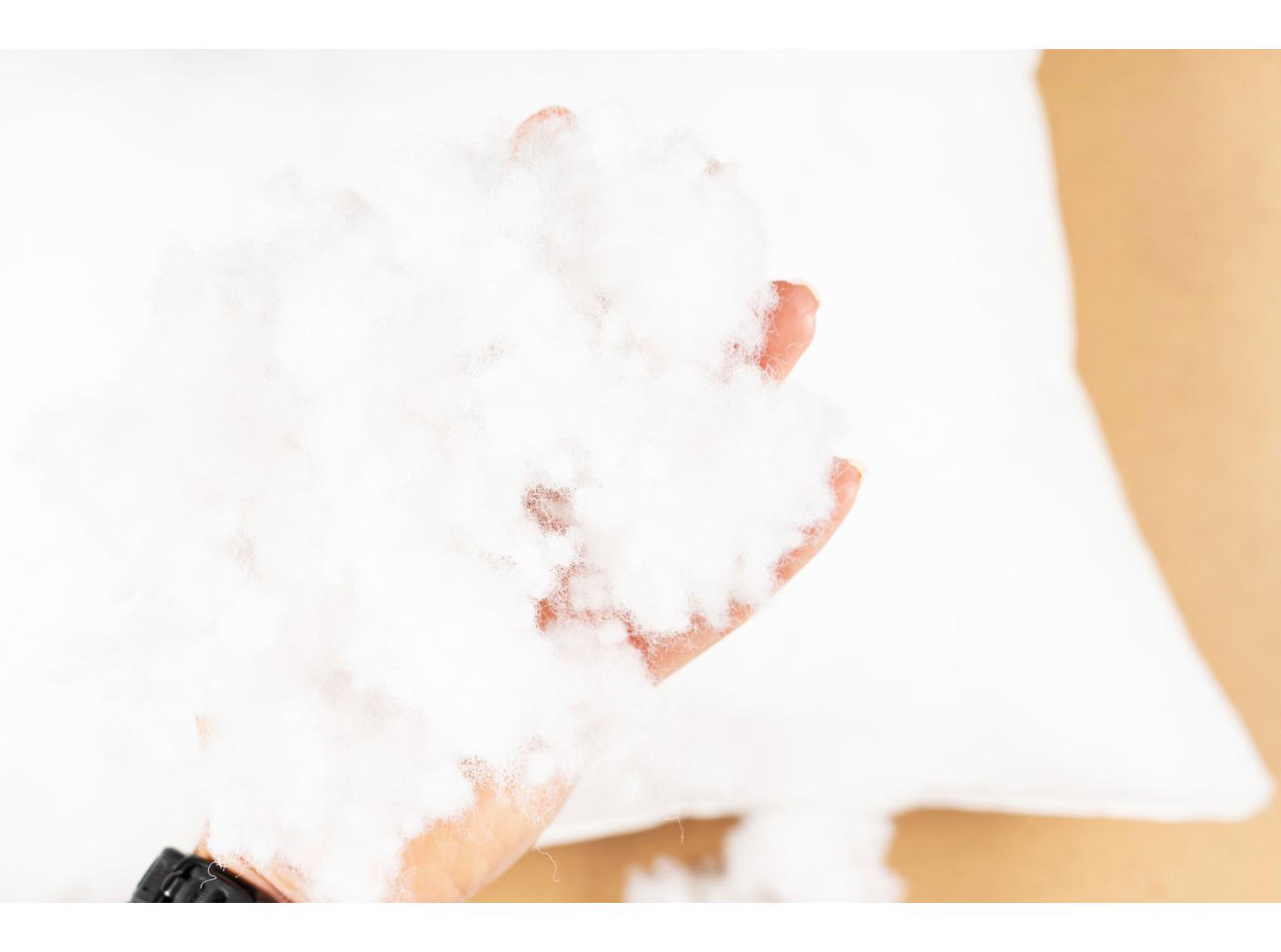 Silikonizuoto poliesterio užpildas Iwo, 1 kg/pak. Silikonizuoto poliesterio užpildas Iwo, 1 kg/pak.