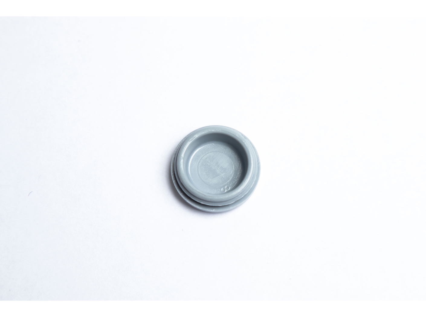 Įspaudžiamas plastikinis padukas Ø 20 mm Įspaudžiamas plastikinis padukas Ø 20 mm